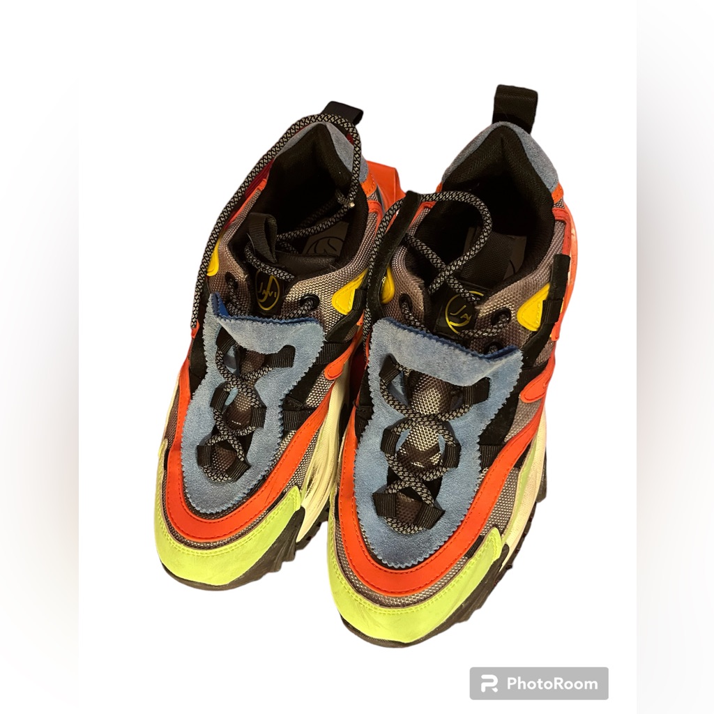 Javi Brand Tennis Shoes. Nwot.